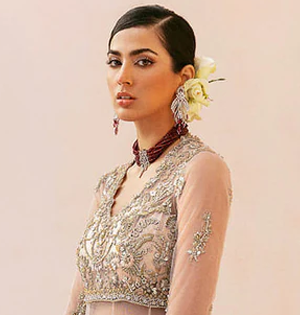 <strong>LEHENGA</strong>