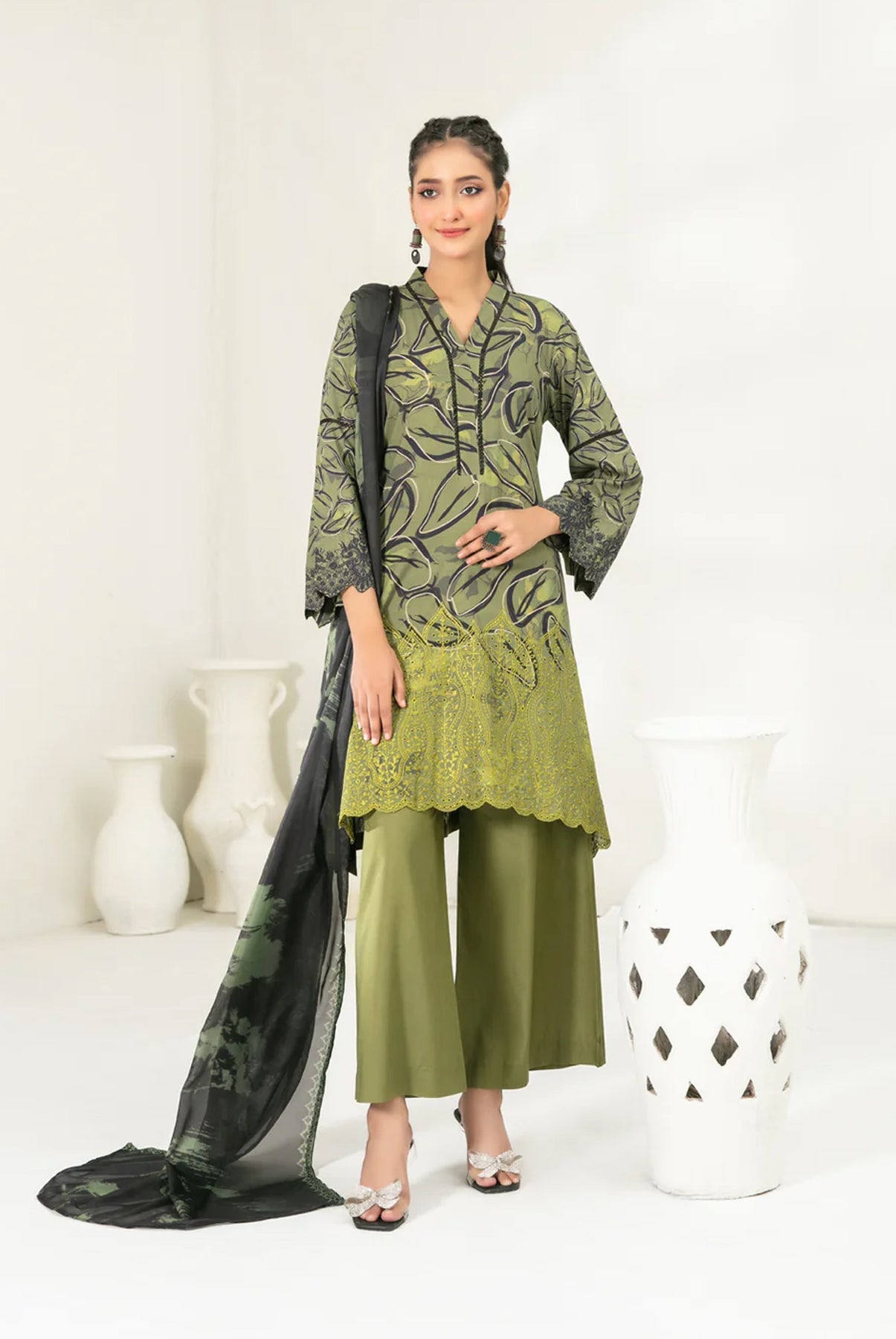3 PIECE | FASHA | EMBROIDERED VISCOSE SUIT - ALZENATawakkal_Fasha_D - 3682_S
