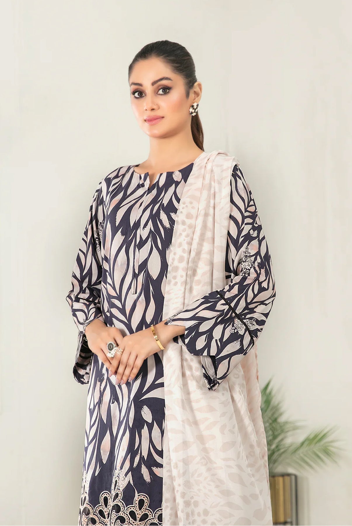 3 PIECE | FASHA | EMBROIDERED VISCOSE SUIT - ALZENATawakkal_Fasha_D - 3684_S
