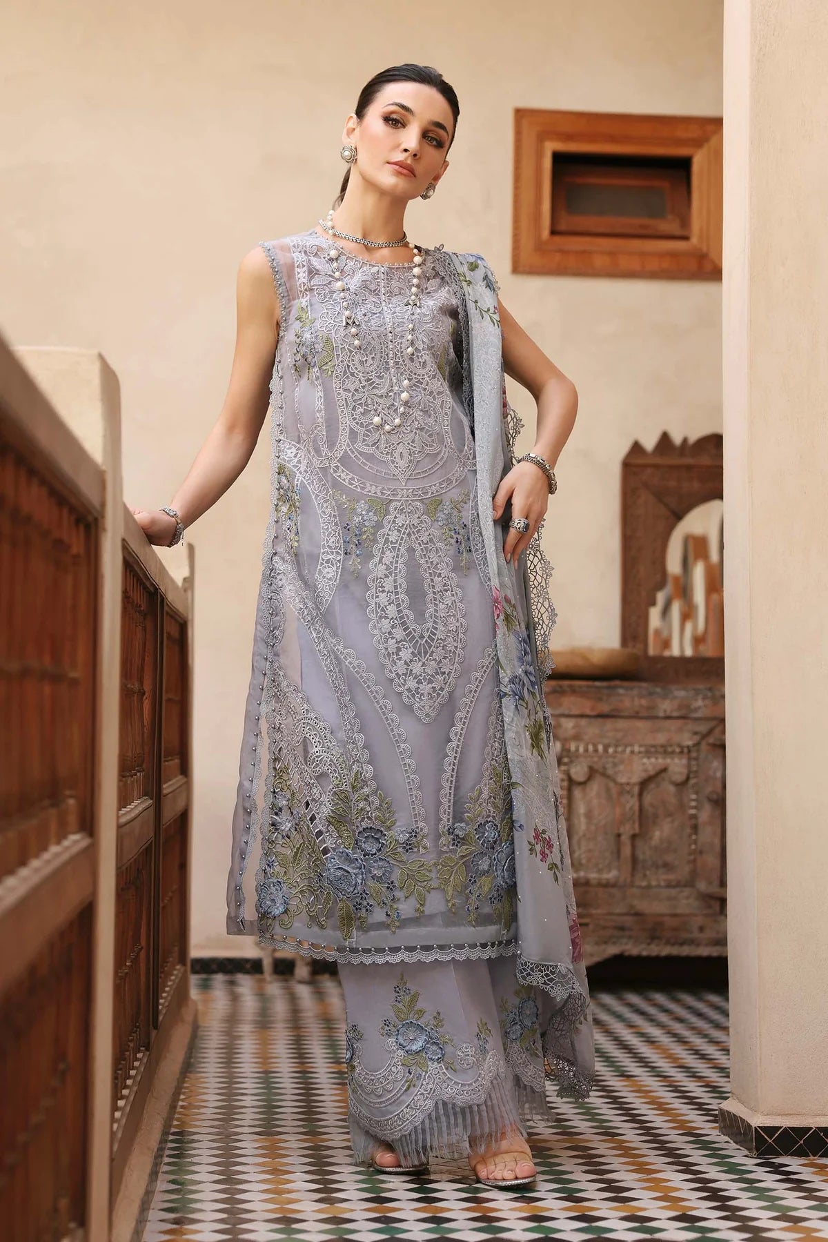 VOYAGE LUXE '25 | 3 PIECE | ORGANZA SUIT | D-2509-B