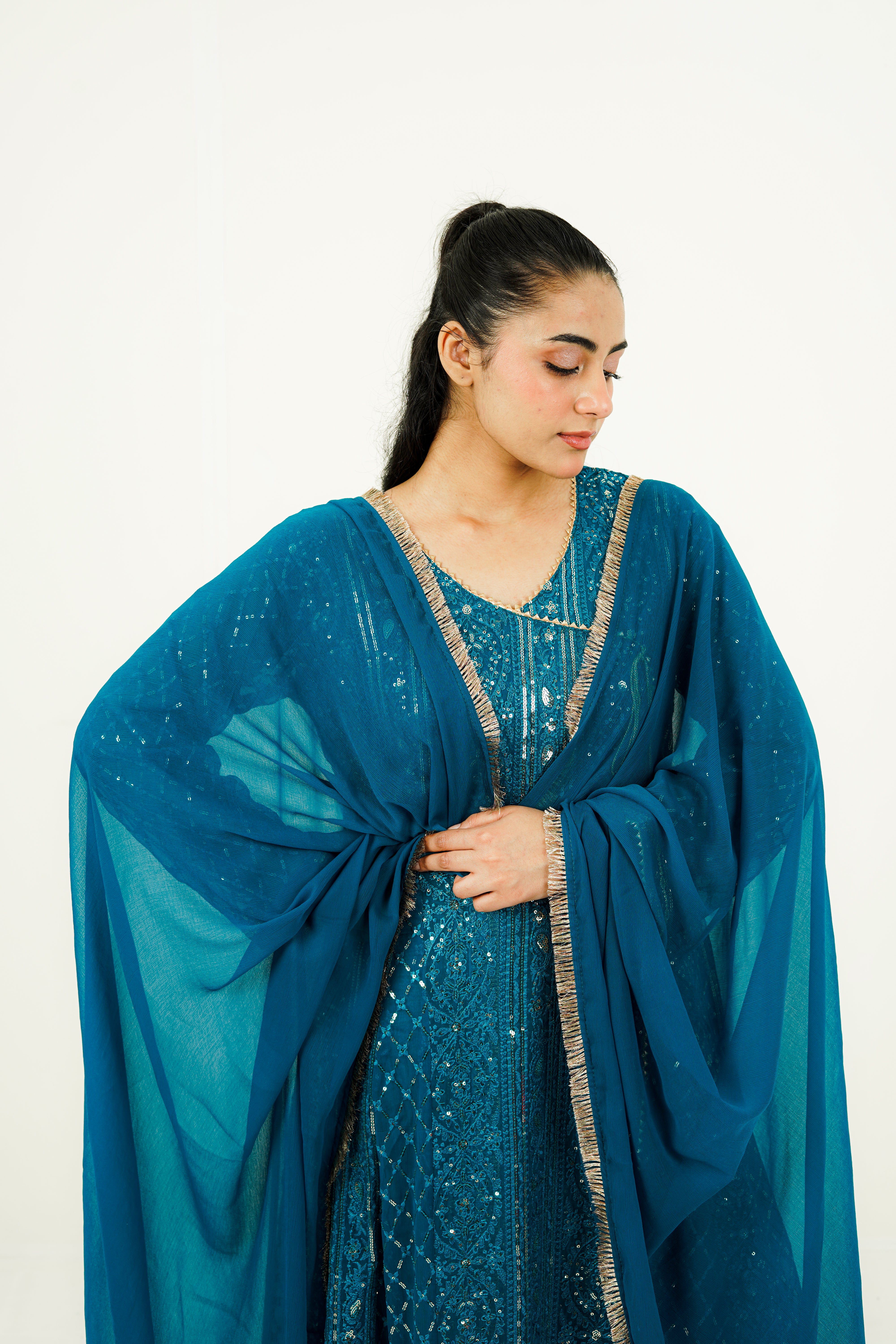 NISAARA | EMBROIDERED CHIFFON SUIT