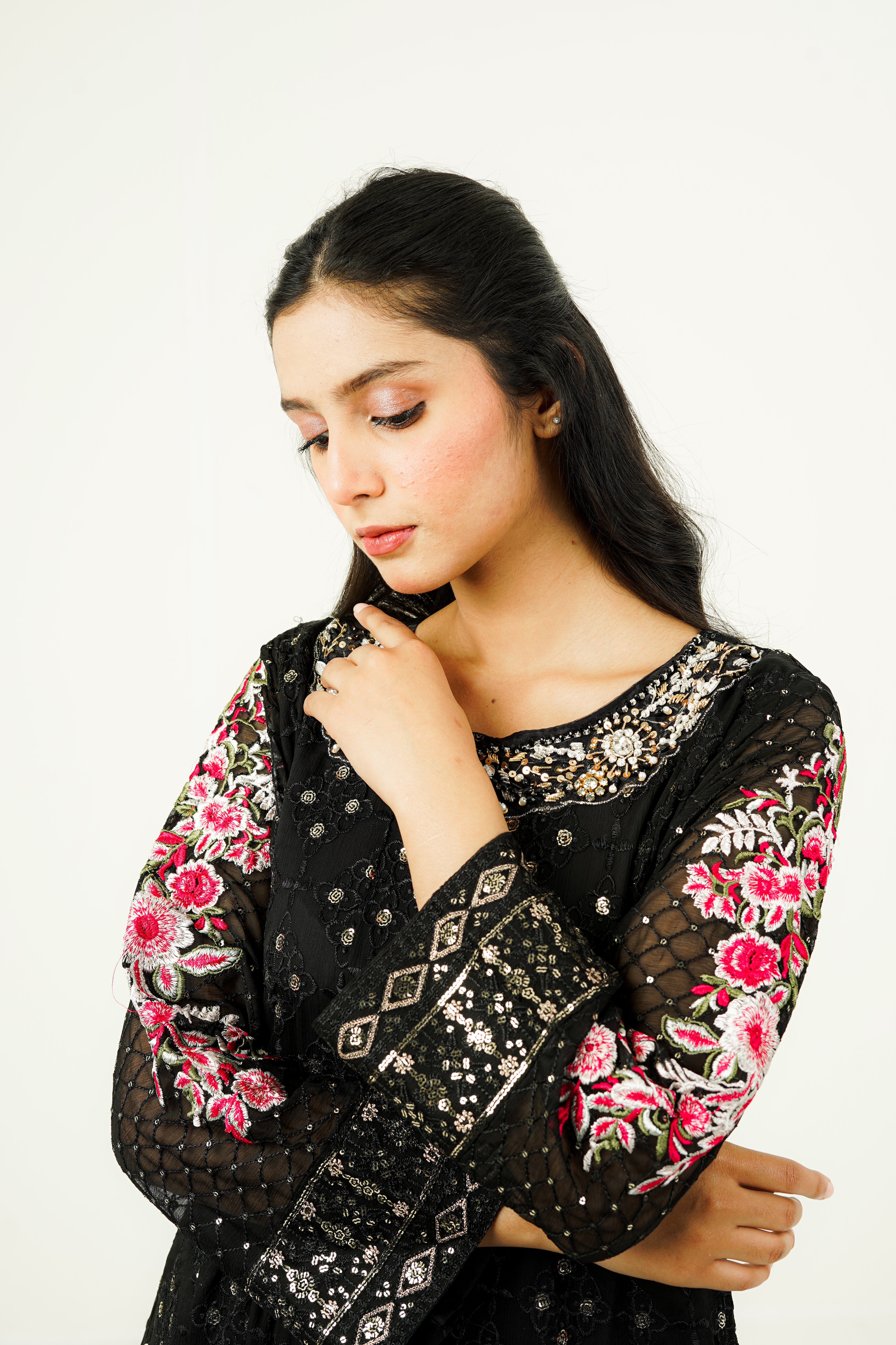 MEHVAH | EMBROIDERED CHIFFON SUIT