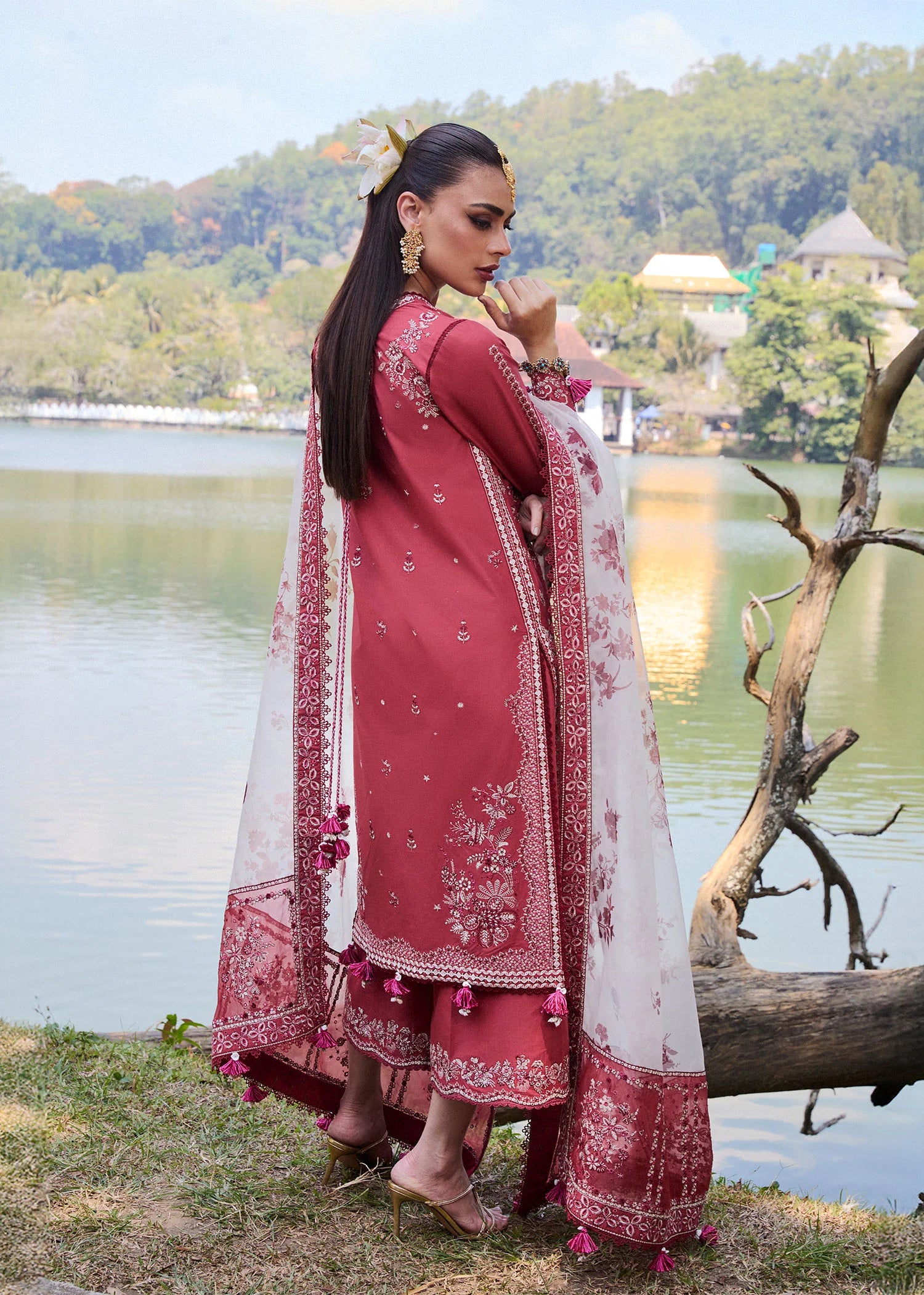 LUXURY LAWN '25 | 3 PIECE | LAWN SUIT | FLARE