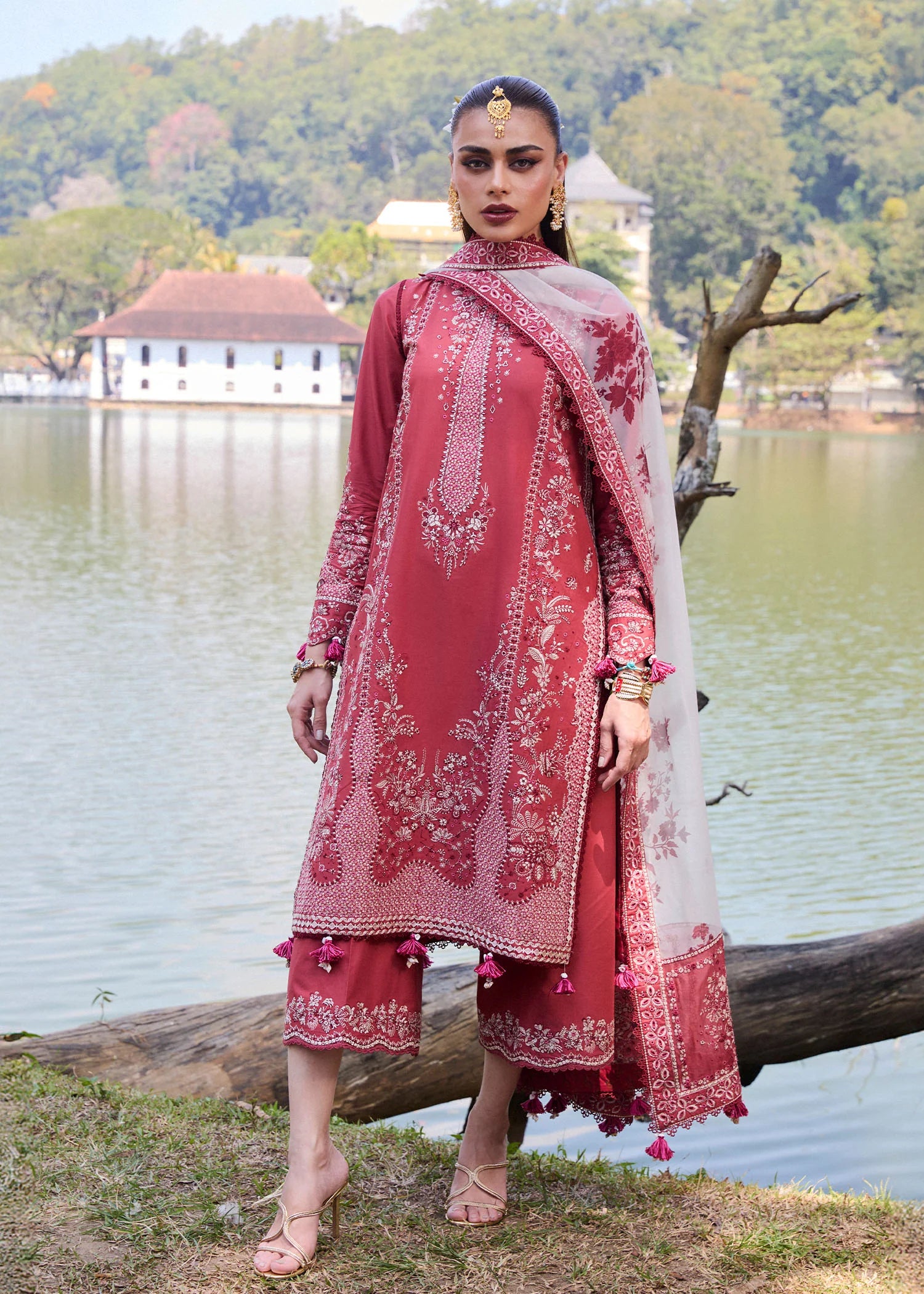 LUXURY LAWN '25 | 3 PIECE | LAWN SUIT | FLARE