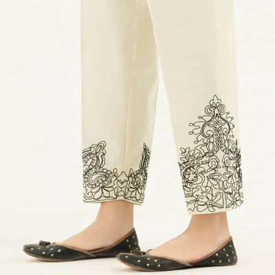 <strong>EMBROIDERED</strong>